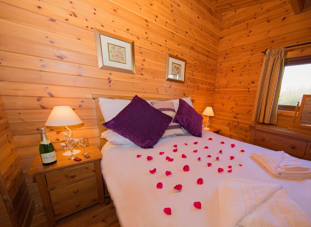 Wall Eden Farm - Luxury Log Cabins And Glamping Highbridge Eksteriør billede